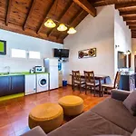 Charming With Sea View In El Roque, Private Pool Vila *