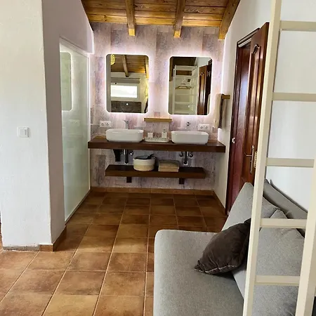Βίλα Charming With Sea View In El Roque, Private Pool *