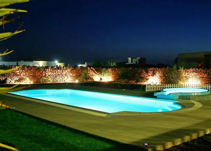 Charming With Sea View In El Roque, Private Pool Villa *